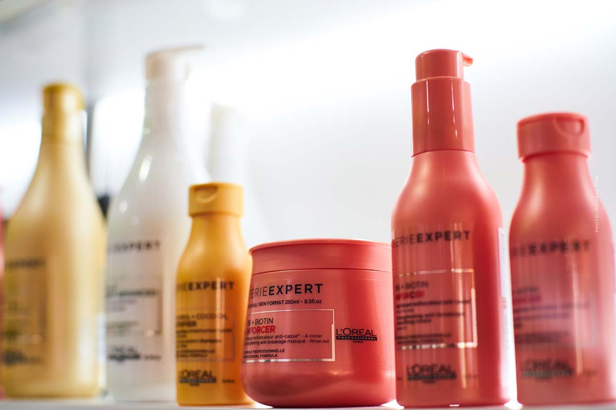 pflegeprodukte-haare-shampoo-haarmaske-spuelung-pflege-langehaare-gesund